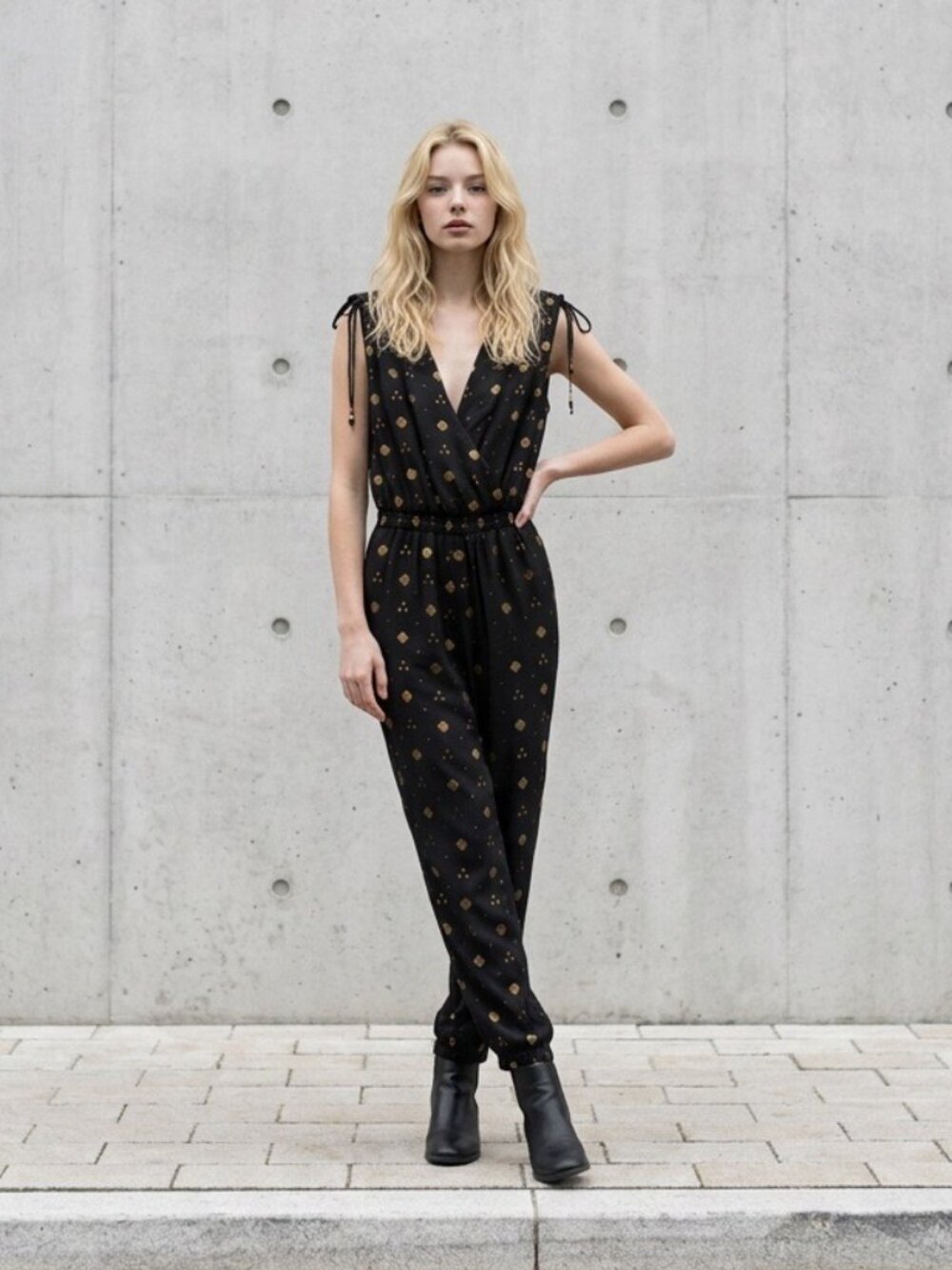 Joie Black Gold Metallic Sleeveless Jumpsuit Size S